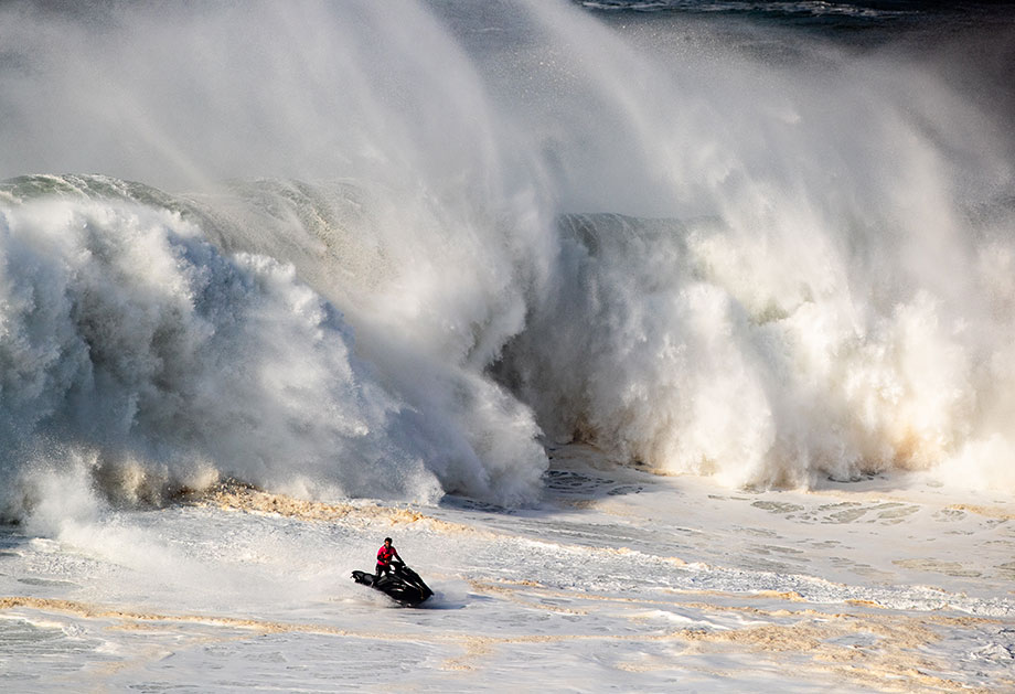 Nazare Tow In