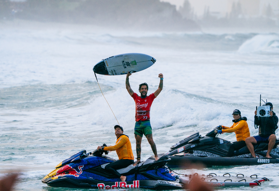 Filipe Toledo 25Goldcoast AGJ03475 Andrew Shield (1)