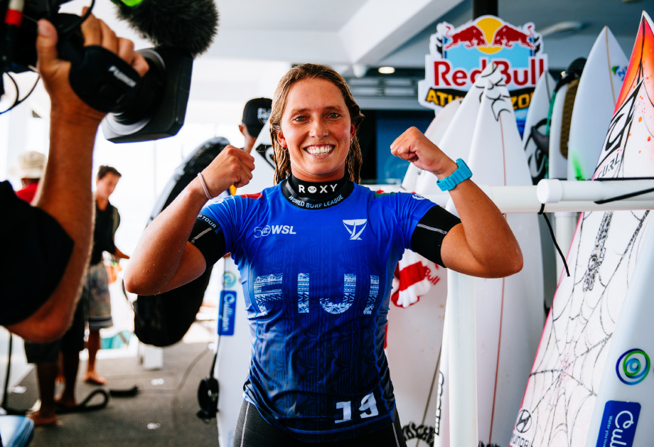 Francisca Veselko 26Fiji AH2 8380 Aaron Hughes (1)